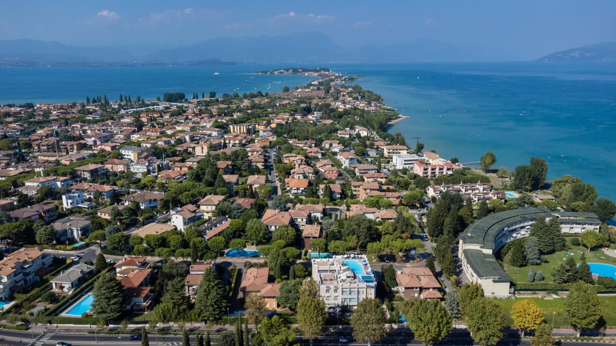 Hotel Alfieri Sirmione Exterior photo